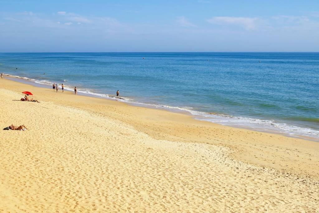 Apartamento Millenium Vista Mar- 2 Passos Da Praia Quarteira Exteriör bild