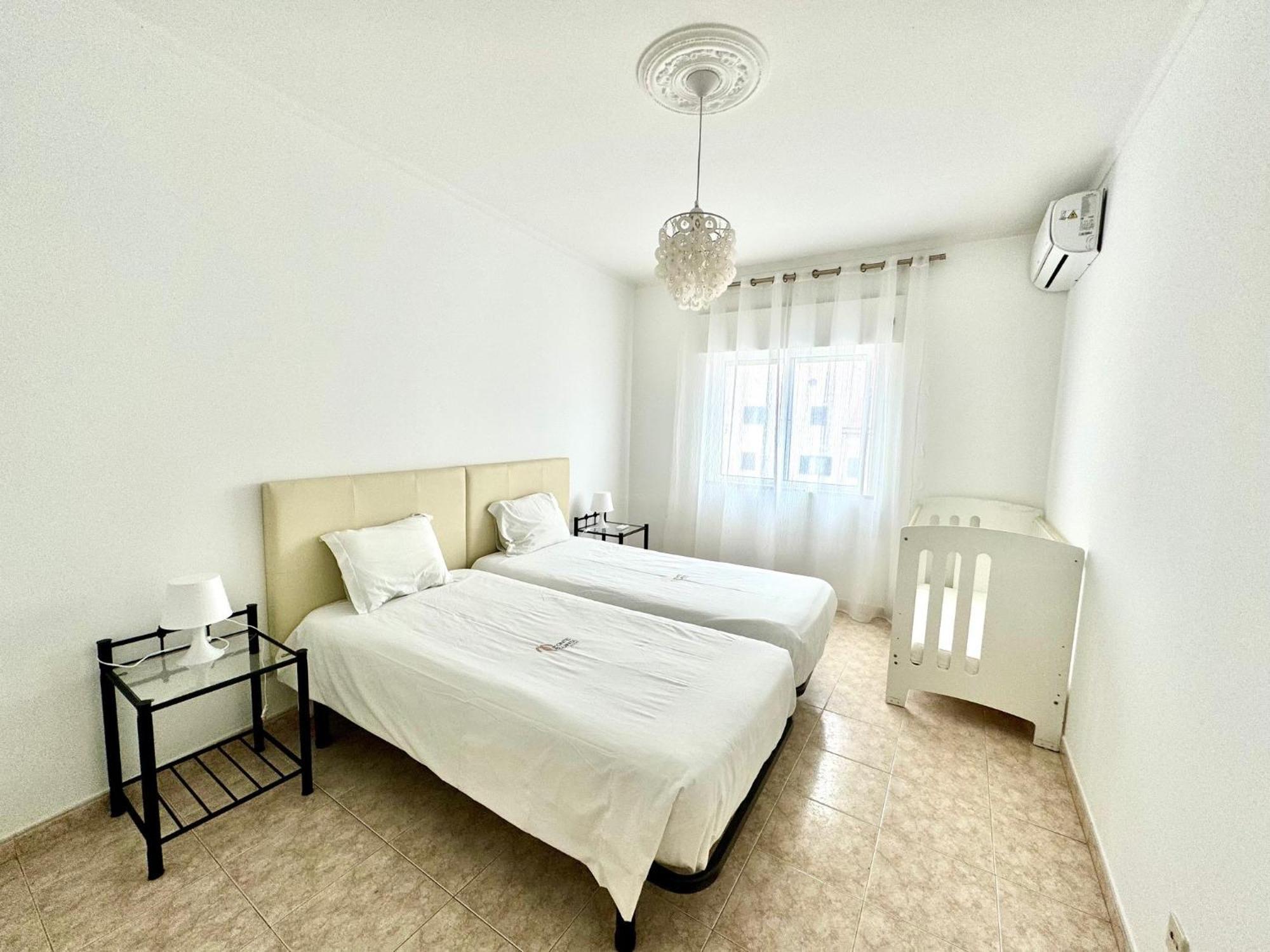 Apartamento Millenium Vista Mar- 2 Passos Da Praia Quarteira Exteriör bild